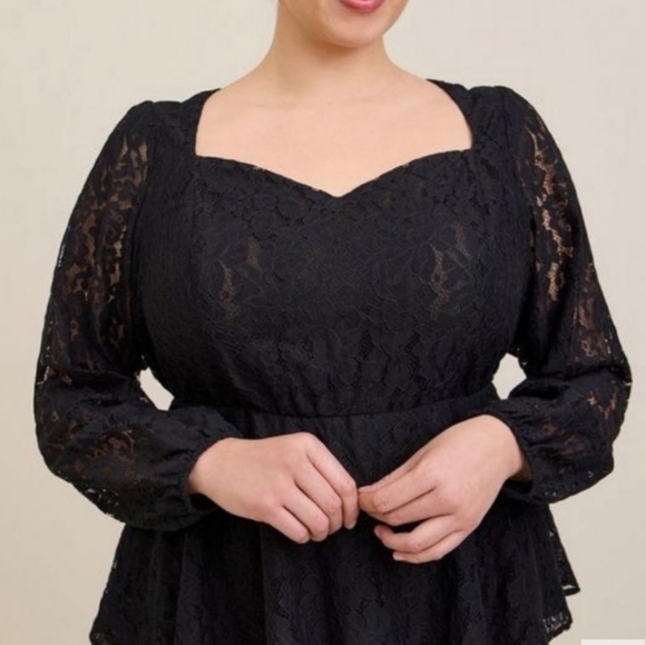 NWT TORRID LACE LONG SLEEVE PEPLUM BLOUSE. - Picture 2 of 8